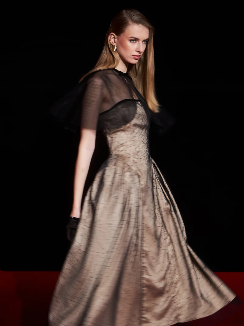ليتشي Shiny midi dress with semi-transparent cape