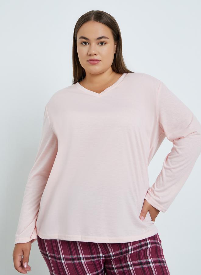 Styli Plus Size Solid V Neck T-Shirt and Check Pyjama Set - Image 2