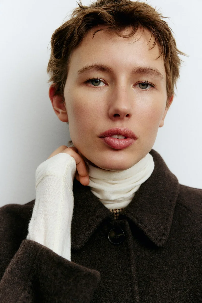 اتش اند ام معطف قصير من مزيج الصوف