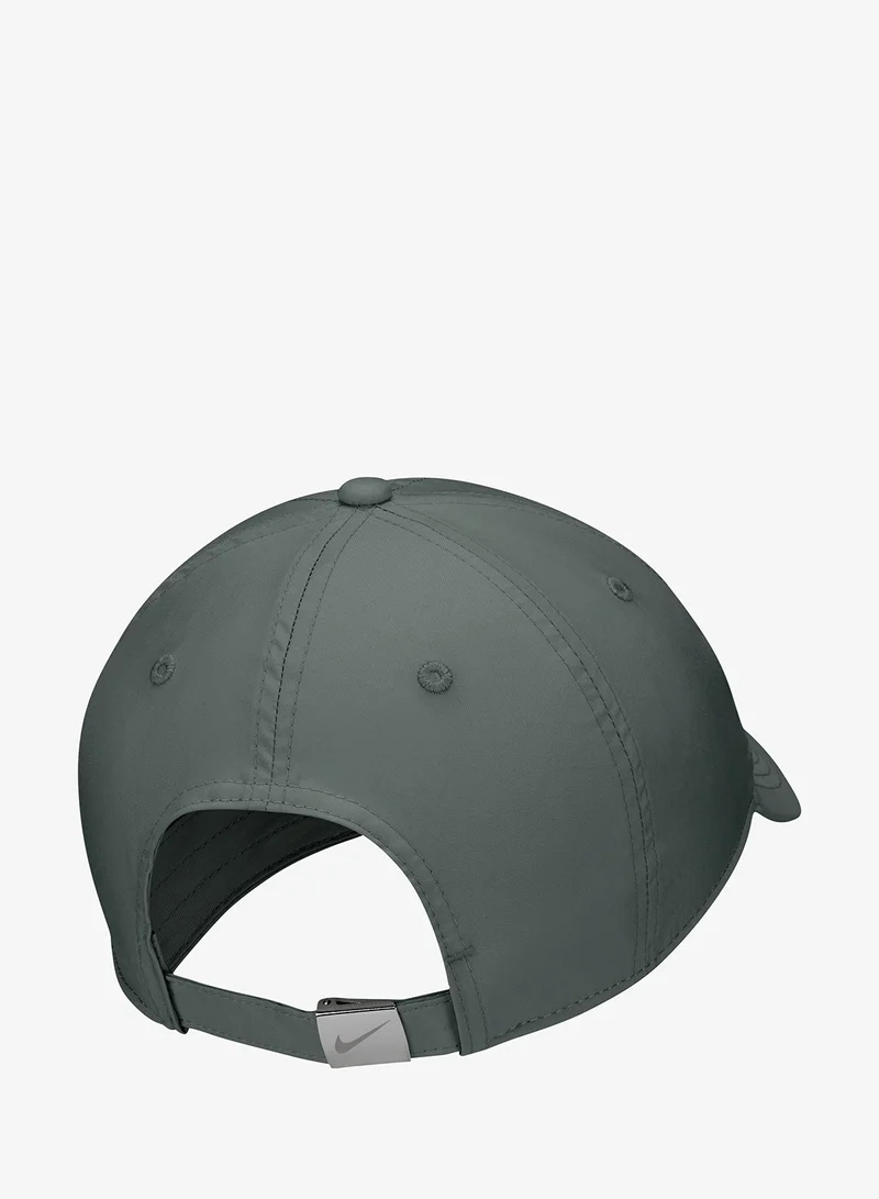 Nike Dri-Fit Club Metal Swoosh Cap