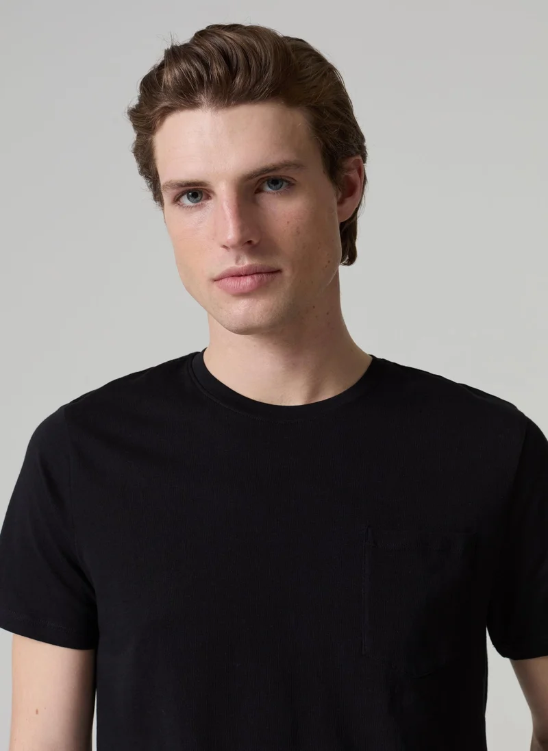 او في اس Black