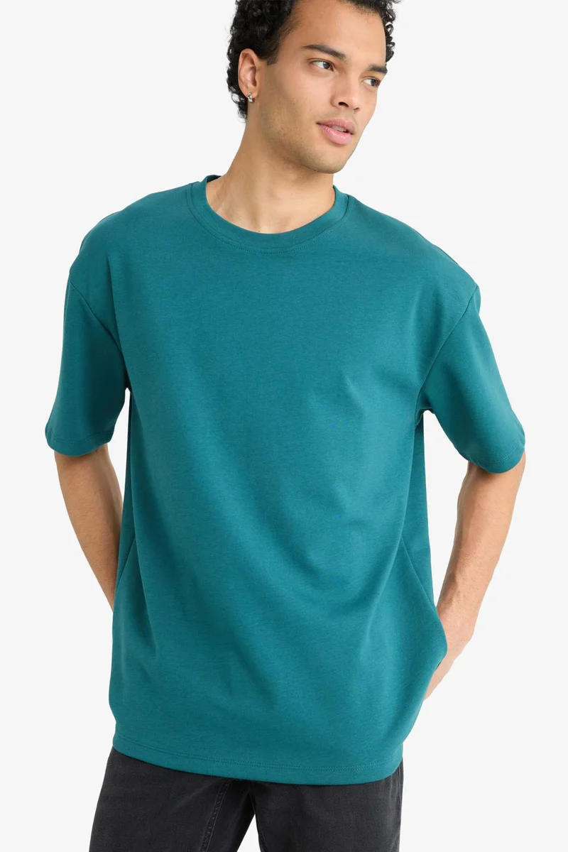ديفاكتو Oversize Crew Neck Short Sleeve T-Shirt