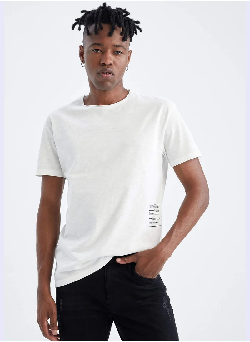 ديفاكتو Regular Fit Short Sleeve Minimal Slogan Print T-Shirt