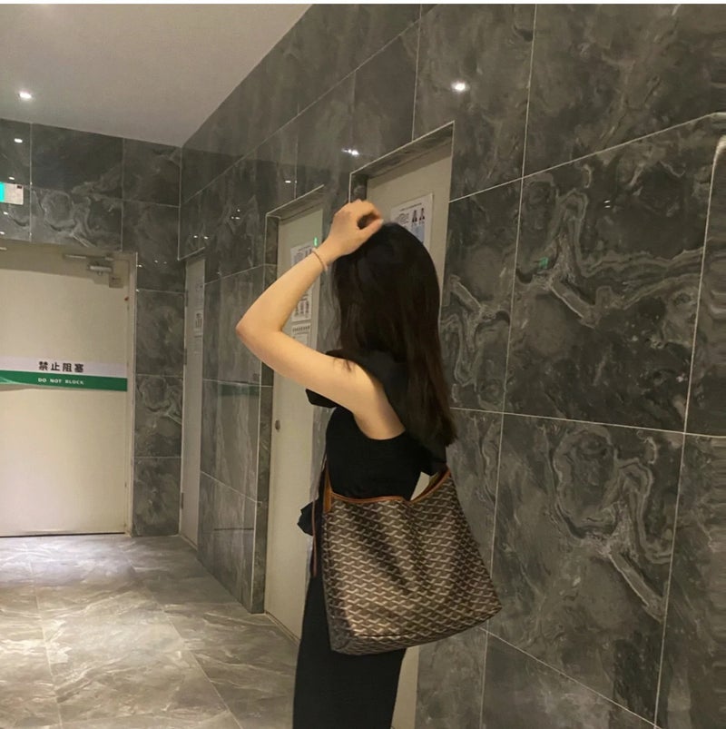 Elegant PU Tote Bag with Large Capacity - Image 4