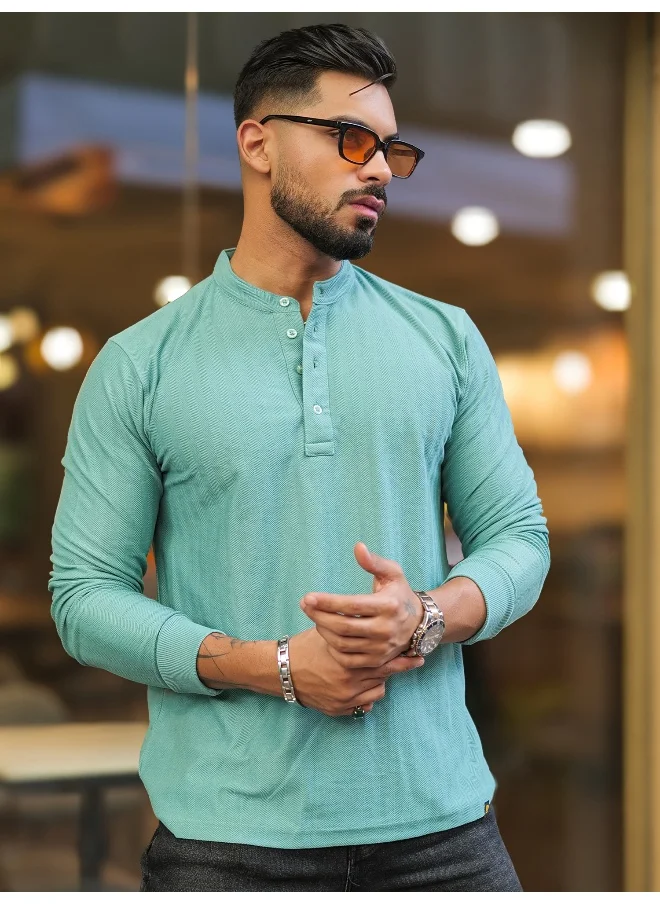 مانياك Mens Solid Textured Henly Neck Full Sleeve Berly Green Slim Fit T-Shirt