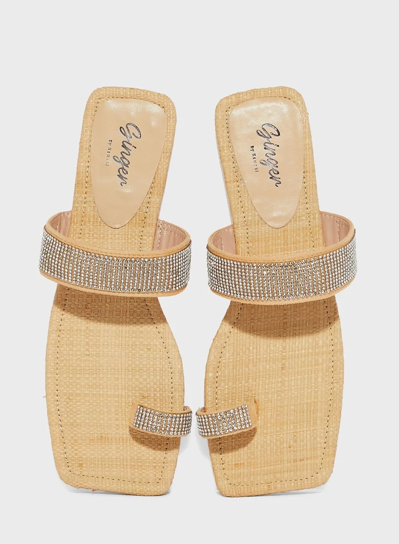 جينجر Embellished Flat Sandals