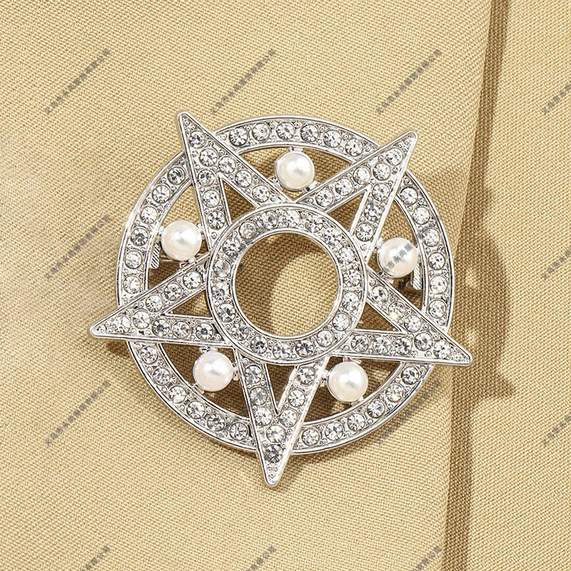 Retro Magic Array Pentagram Pearl Simple Hollow Diamond Suit Sweater Brooch - Image 5