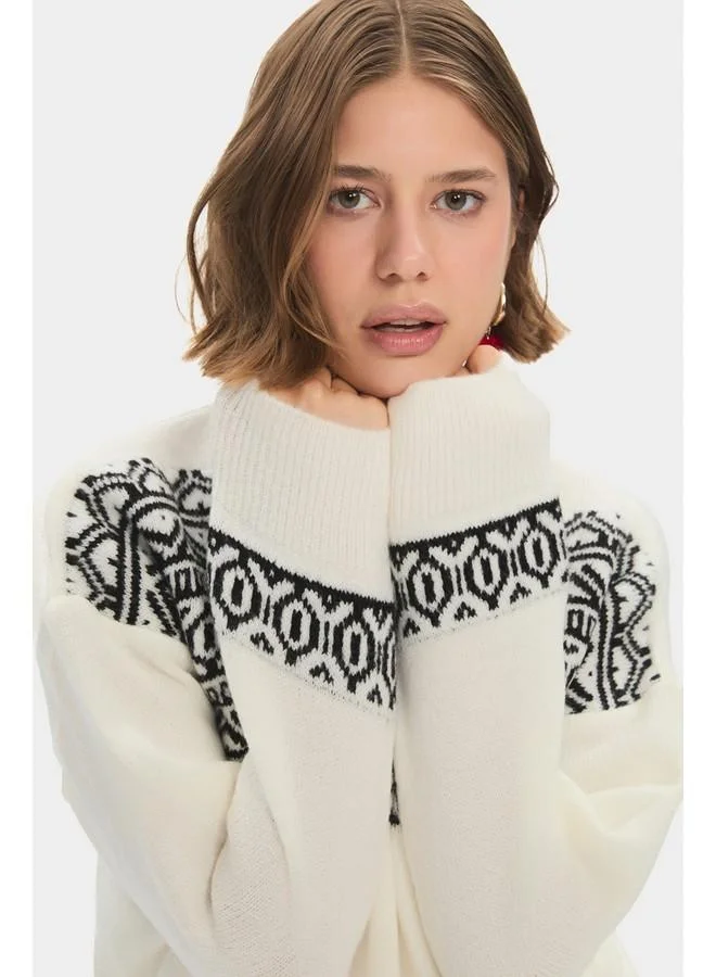 جون June Women Crew Neck Jacquard Knitwear Sweater White