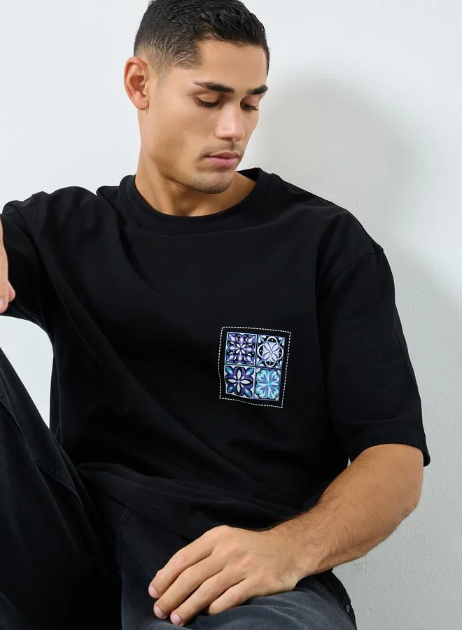 ستايلي Styli Men Black Oversized Graphic Print T-Shirt