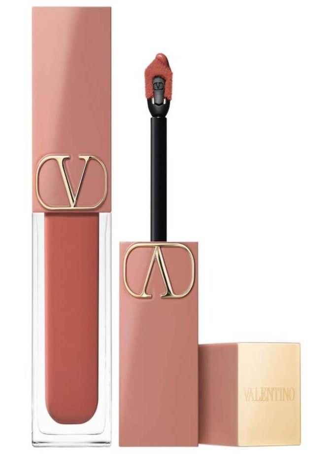 فالنتينو أحمر شفاه سائل وبلاشر "فالنتينو ليكويروسو" (Valentino Liquirosso) بتركيبة ناعمة مطفية (2 في 1) – سعة 6.5 مل – درجة 110A (Into The Nude): لون مخملي طويل الأمد للشفاه والخدود. - Image 1