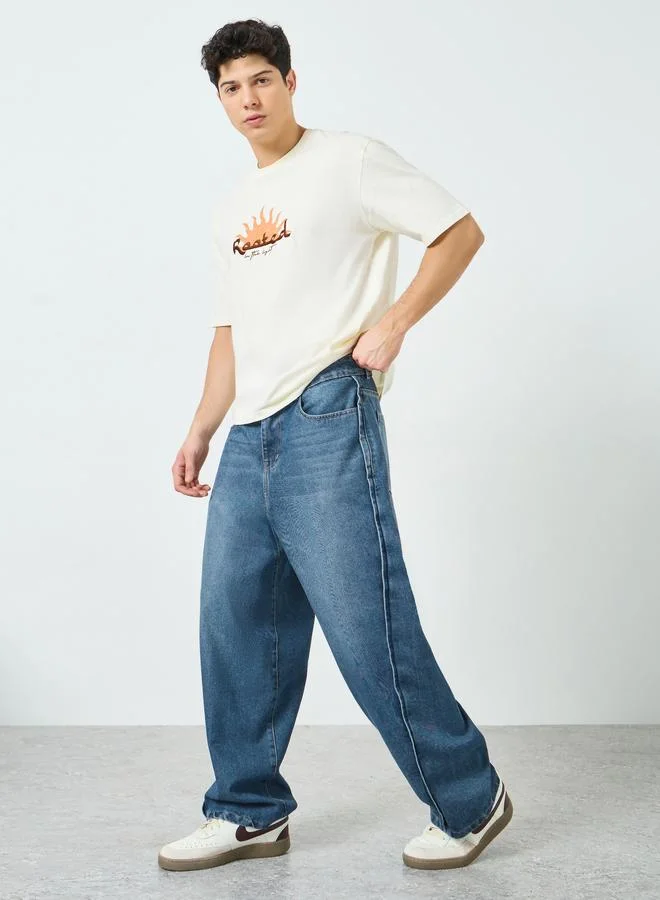 ستايلي جينز بقصة باجي وتفاصيل مشطوفة