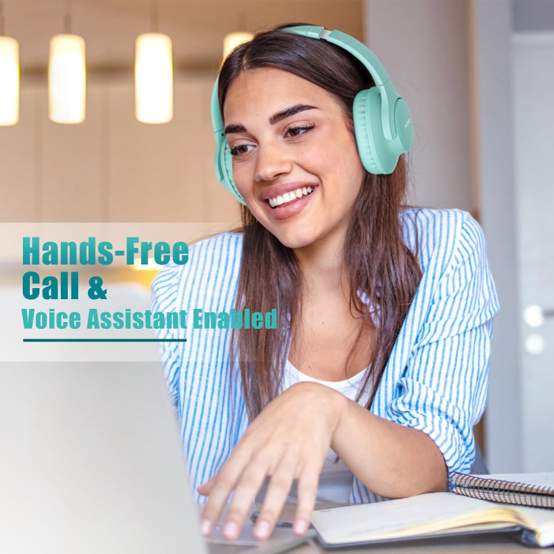 KVIDIO سماعات كفيديو بلوتوث فوق الأذن، 65 ساعة من وقت التشغيل سماعات لاسلكية مع ميكروفون، سماعة خفيفة قابلة للطي مع صوت عميق، صوت ستيريو عالي الدقة مع تأخير منخفض للسفر والعمل والهاتف المحمول - Image 4