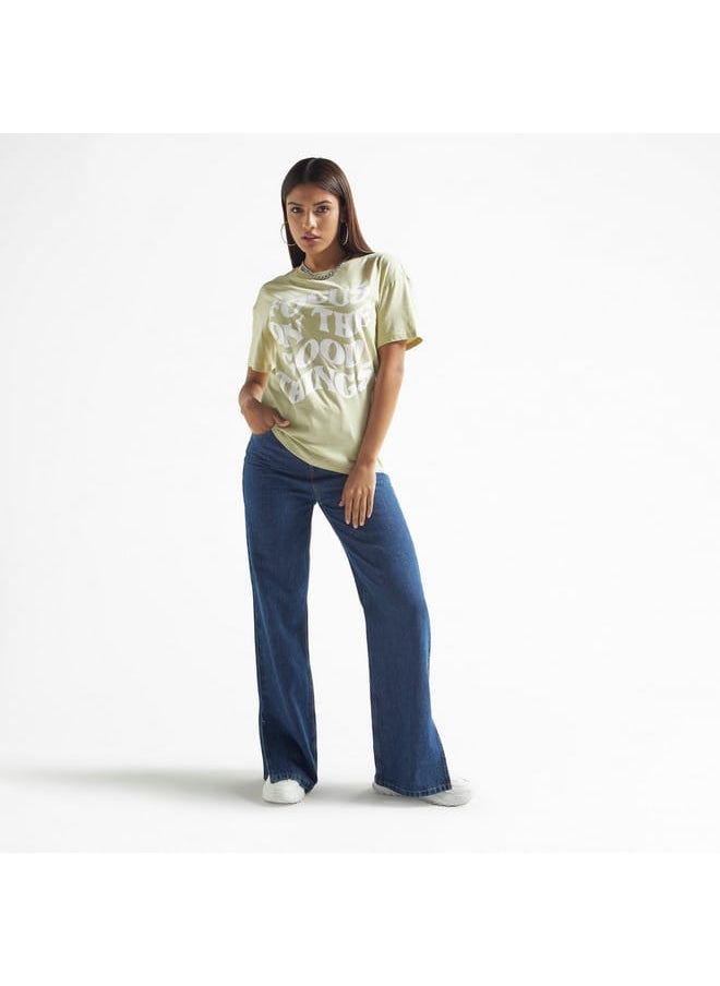 FAV Slogan Print T-shirt with Crew Neck and Drop Shoulder Sleeves  - Image 2