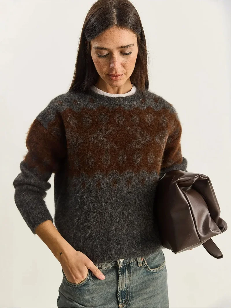 LUCCI Ethnic Pattern Thick Knit Sweater with Crew Neck