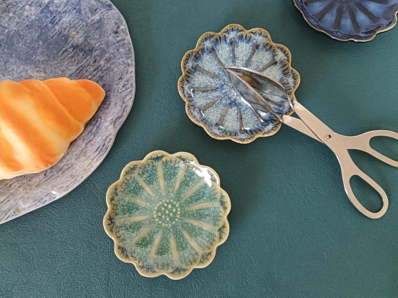 TOPYOKK Ceramic Spoon Rest for Stove Top, Flower Cute Spoon Rest for Kitchen Counter, Cooking Spoon Holder for Kitchen Counter, Utensil Rest Spatula Rest Ladle Holder Tong Rest, 1 PC (Retro, Mist Green) - Image 2