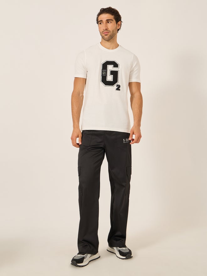 فورت كولينز تي شيرت رجالي بأكمام قصيرة وتفاصيل تطريز أبيض من فورت كولينز - Image 2