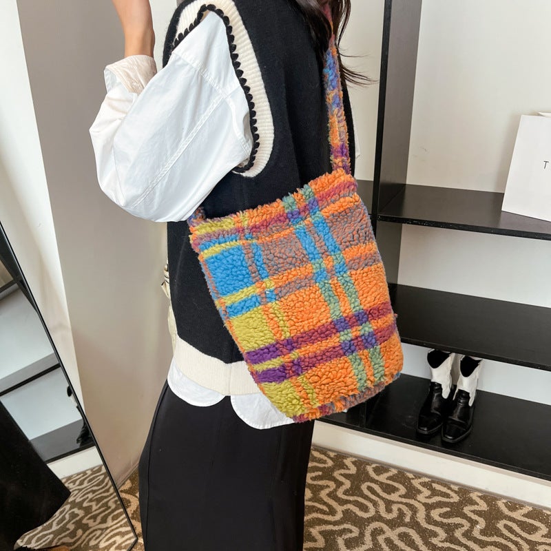 Korean Style Niche Plush Women'S Bag, Niche High-End New Large-Capacity Bag, Women'S Printed Commuter Shoulder Bucket Bag - Image 3