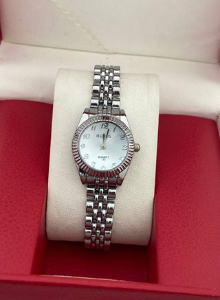 Women's Silver Round Quartz Watch with White Dial - pzsku/ZED57172E4C9926C5AA5FZ/45/1741202718/2b54d304-5ab0-431f-b520-6c740ead98b1