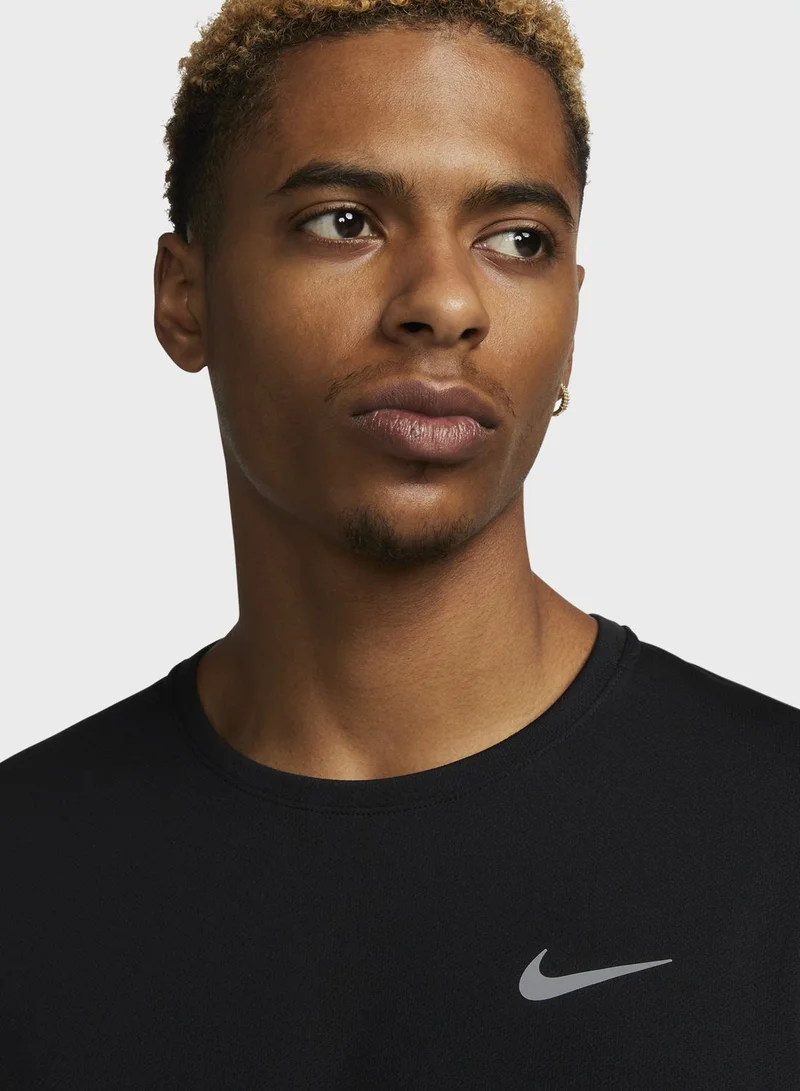 نايكي تي شيرت Dri-Fit Uv Miler