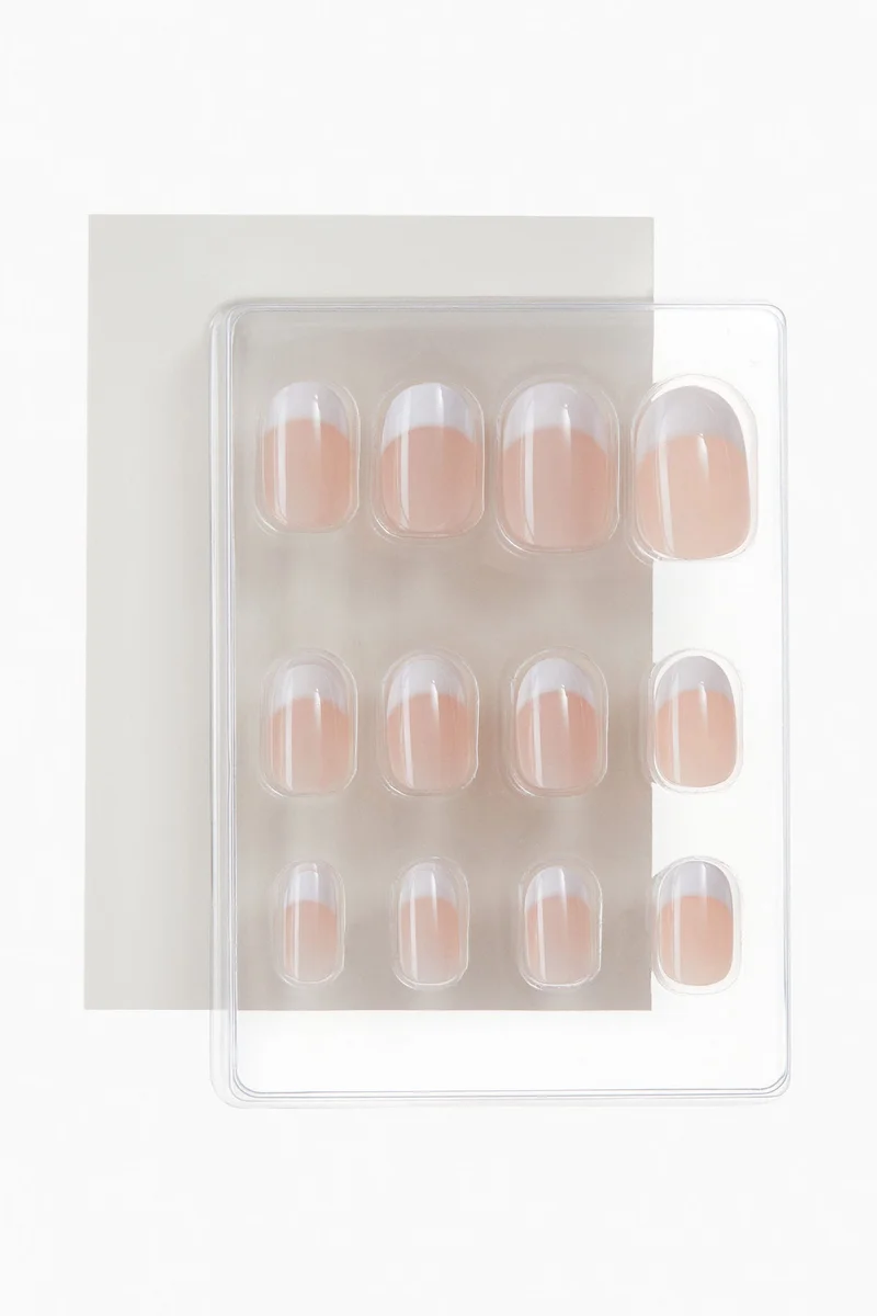 اتش اند ام أظافر صناعية تركب بالضغط