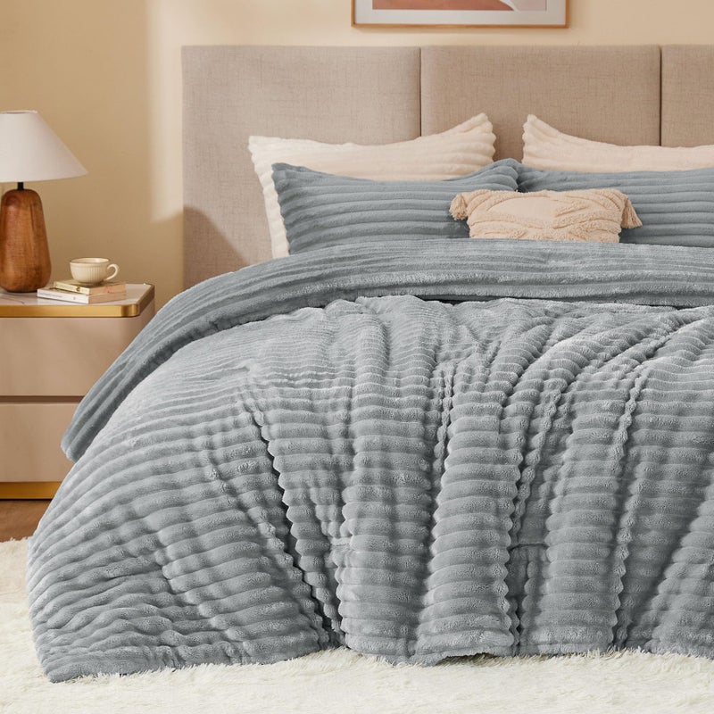 BEDELITE BEDELITE Fleece King Comforter Set Super Soft  Warm Fluffy Light Grey Bedding Luxury Fuzzy Heavy Bed Set for Winter with 2 Pillow Cases 