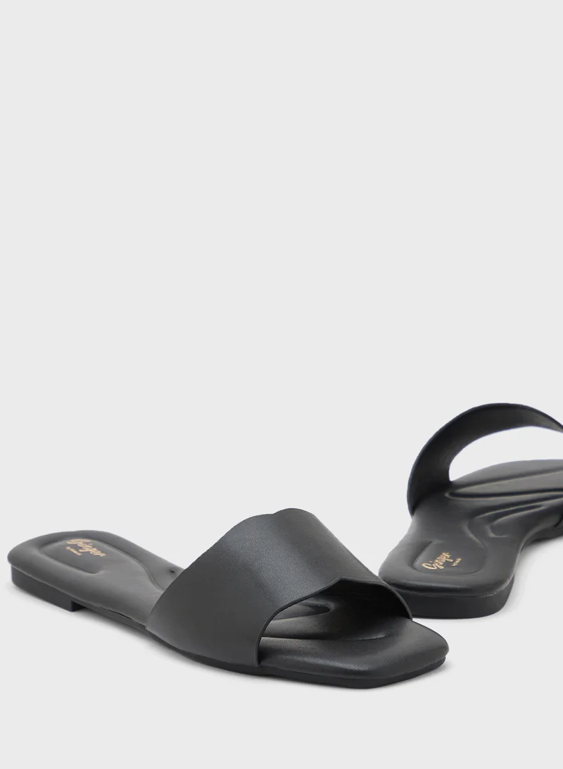 Ginger Scallop Design Flat Sandal