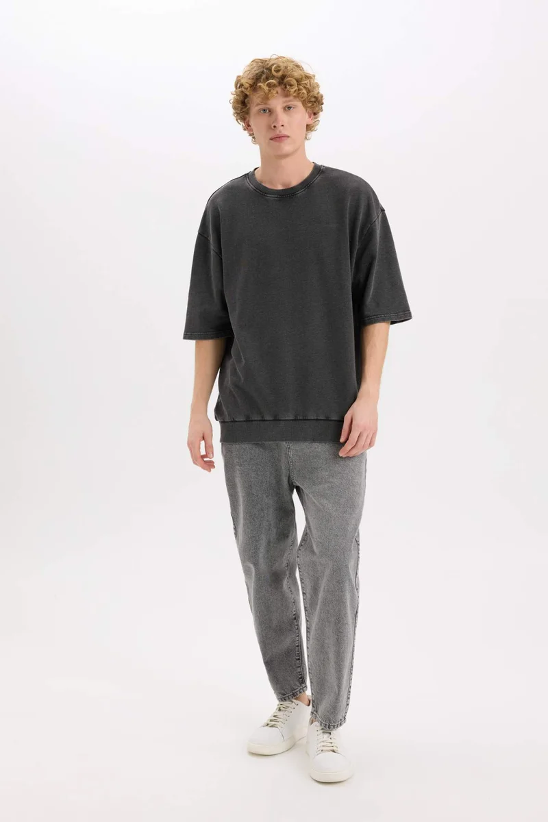 ديفاكتو Loose Fit Crew Neck Short Sleeve T-Shirt