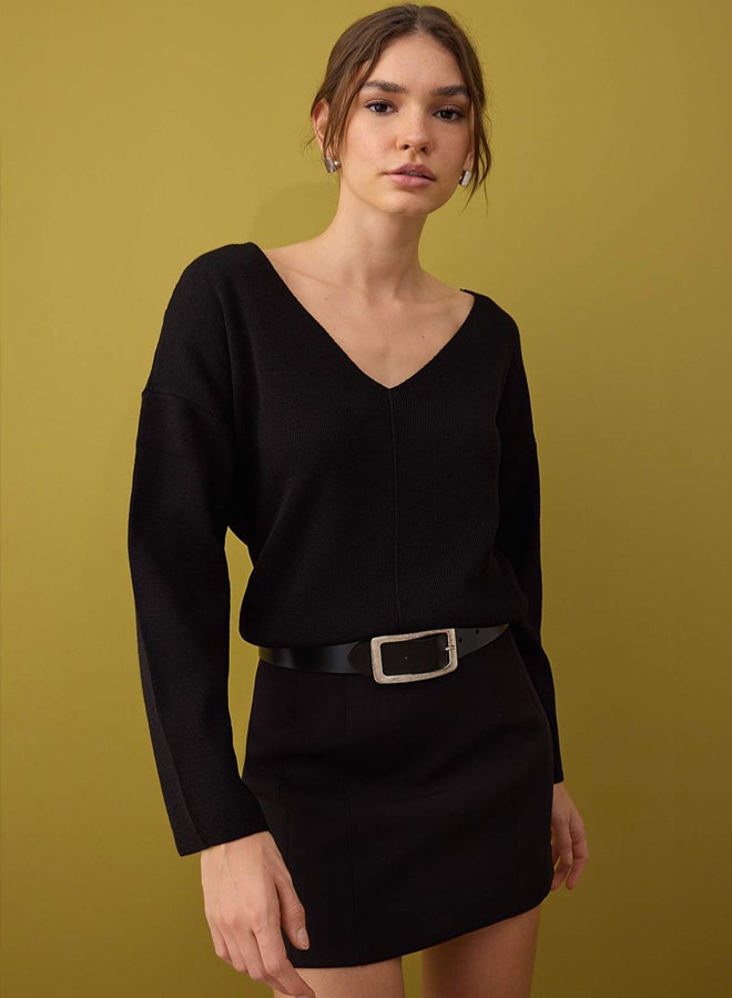 trendyol Black Premium Yarn/Special Yarn Corset Stitching Detail Knitwear Sweater - Image 1