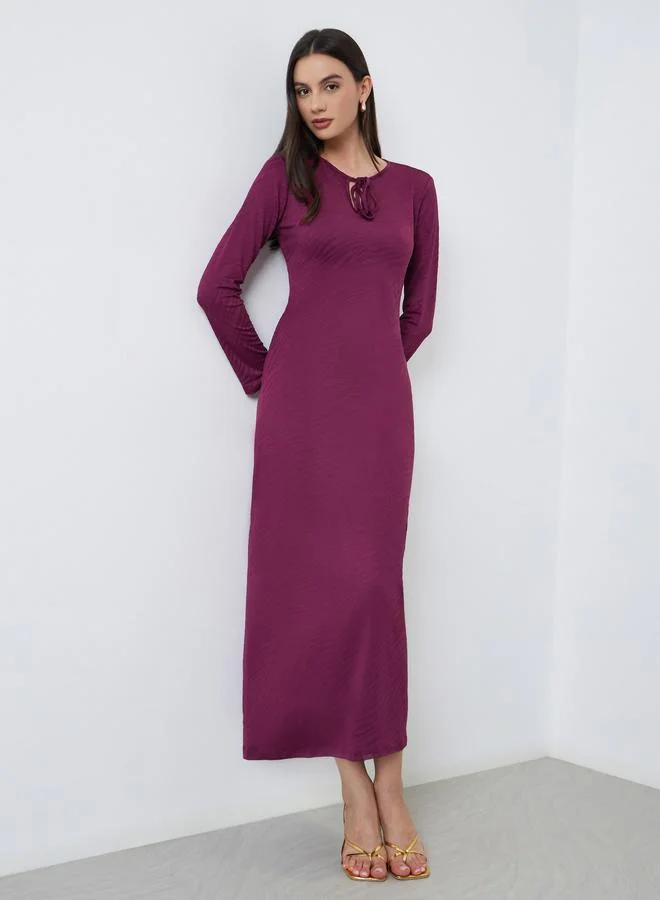 Styli Burgundy Textured Bodycon Midi Dress