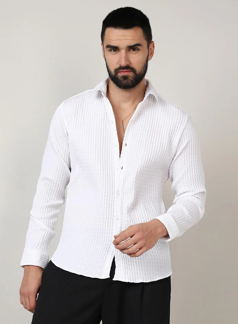 Campus Sutra Campus Sutra Men's Chalk White Twisted Crease Shirt For Casual Wear | Spread Collar | Long Sleeve | Button Closure | Shirt Crafted With Comfort Fit For Everyday Wear