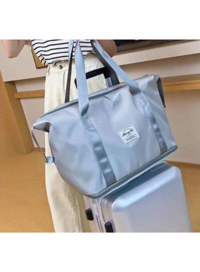 شنطه سفر ووتر بروف قابلة للطي   مصنوعة من قماش نايلون واوكسفورد خفيف الوزن و مقاوم  للماء والتمزق شنطة متعددة الاستخدام : شنطة للسفر او شنطة خروج او لمستلزمات النونو والاطفال   مزوده بسوسته لتوسعة الشنطه وتكبيرها لتسع لأغراض أكثر متاحه بجميع الالوان منتج مستورد - Image 4