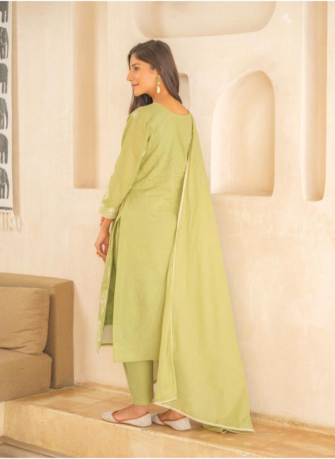 DW Embroidered Cotton Round Neck Kurta with Trousers and Dupatta Set by Styli  - Image 2