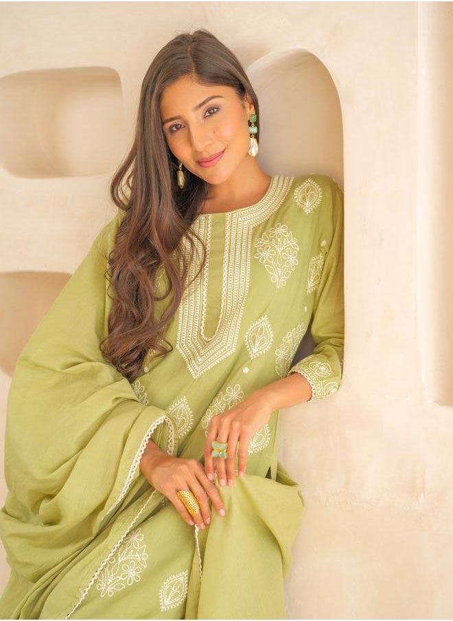DW Embroidered Cotton Round Neck Kurta with Trousers and Dupatta Set by Styli  - Image 4