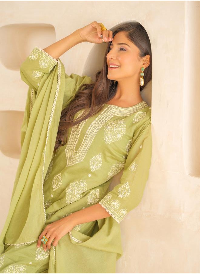 DW Embroidered Cotton Round Neck Kurta with Trousers and Dupatta Set by Styli  - Image 5