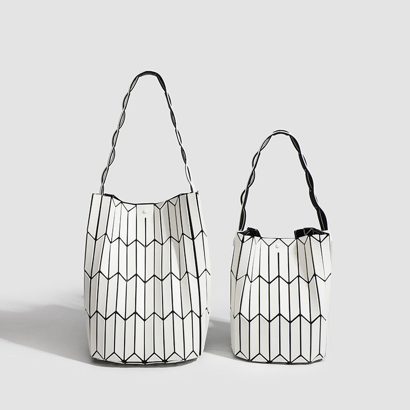 Small Model Handbag, Niche Design Bucket Bag, Color-Blocked Tote Bag, Underarm Bag - Image 3