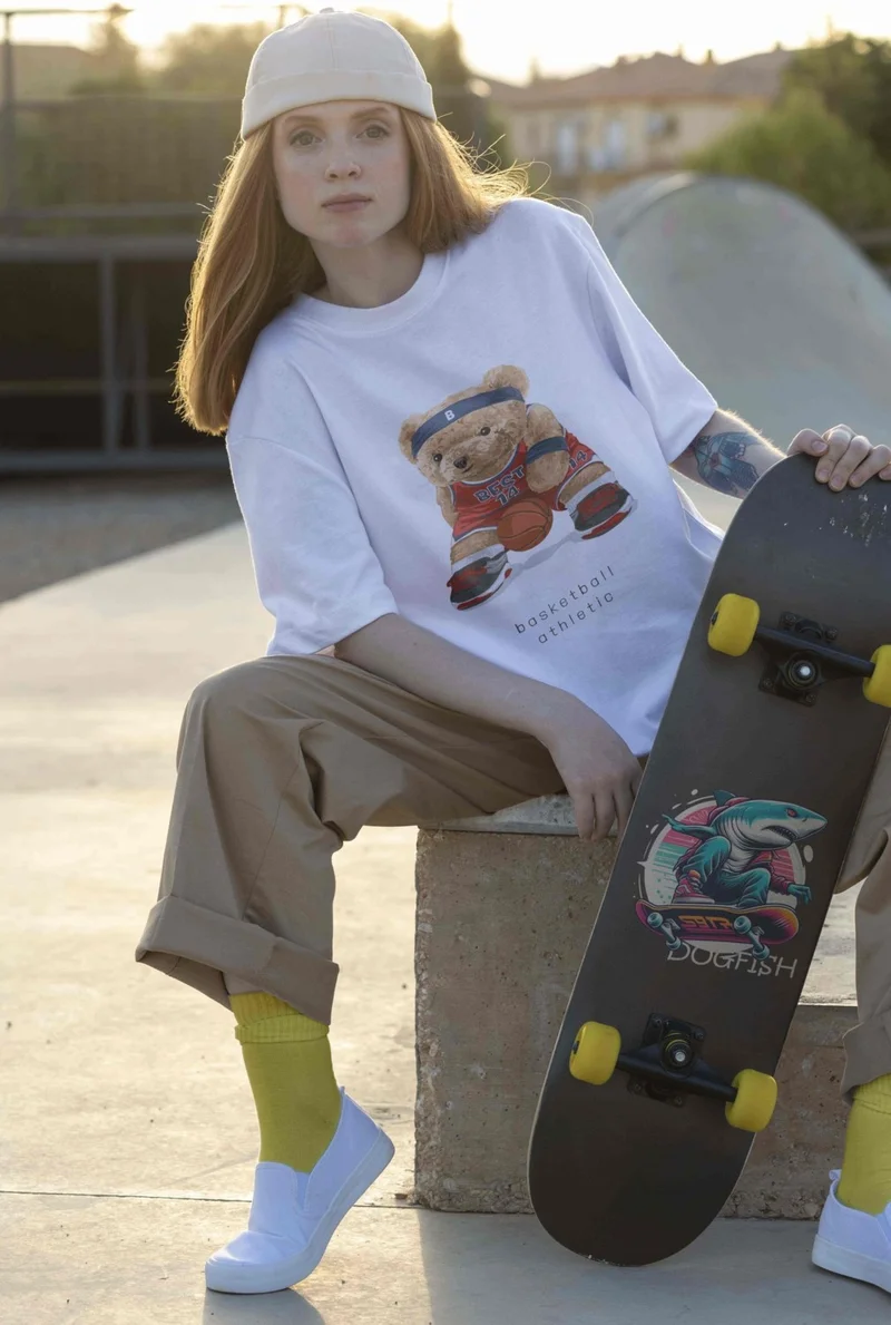 DogFish Women's White Crew Neck Oversize Salas T-Shirt