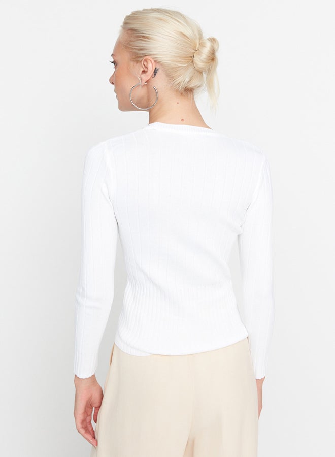 trendyol Basic Crew Neck Knitwear Sweater TWOAW23KZ01249 - Image 4