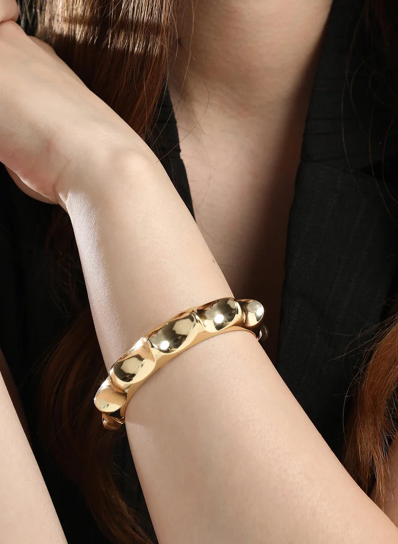 SOHI  Sculptural Wavy Bangle for Women | Best Price UAE
