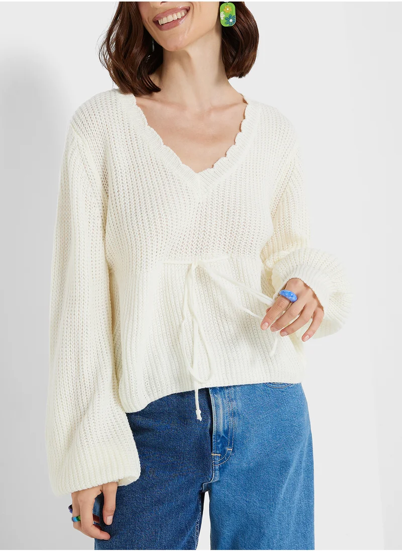 جينجر Scoop Neck Drawstring Waist Detail Sweater