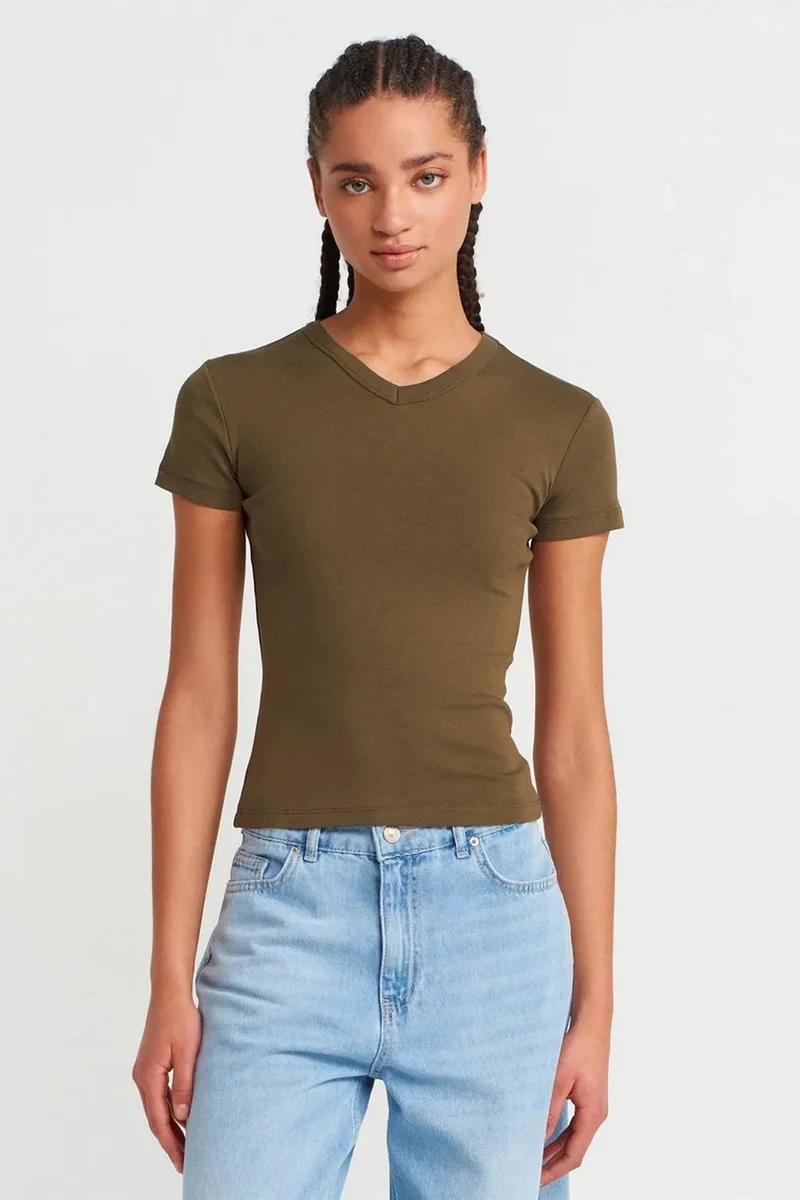DILVIN Slim Fit Cotton V-Neck T-Shirt