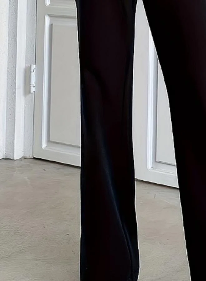 تايك تو بنطال مستقيم بلون سادة بتفاصيل جيوب