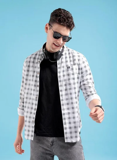 The Indian Garage Co Men Slim Fit Checkered Full Sleeves Spread Collar Casual Shirt