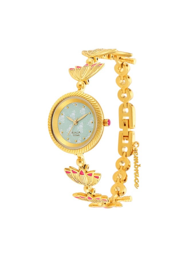 TITAN ساعة رجا أنالوج للنساء 95174YM01 – قرص أبيض، حزام من الفولاذ المقاوم للصدأ بلون الذهب، حركة كوارتز، مقاومة للماء حتى 30م، ساعة أنيقة وجاهزة كهدية - Image 3