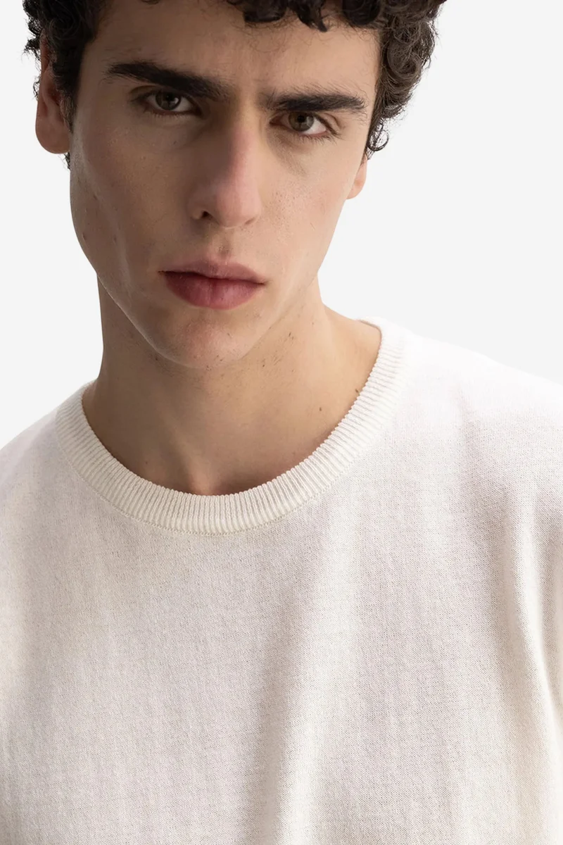 Giesto White GIESTO Solid Crew Neck T-Shirt for Men | Best Price UAE