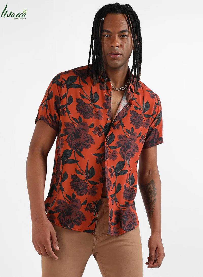 كامبوس سوترا Campus Sutra Men's Burnt Orange Floral Bloom Shirt For Casual Wear | Made With Eco-Liva Fabric | Spread Collar | Short Sleeve | Button Closure | Rayon Shirt Crafted With Comfort Fit For Everyday Wear
