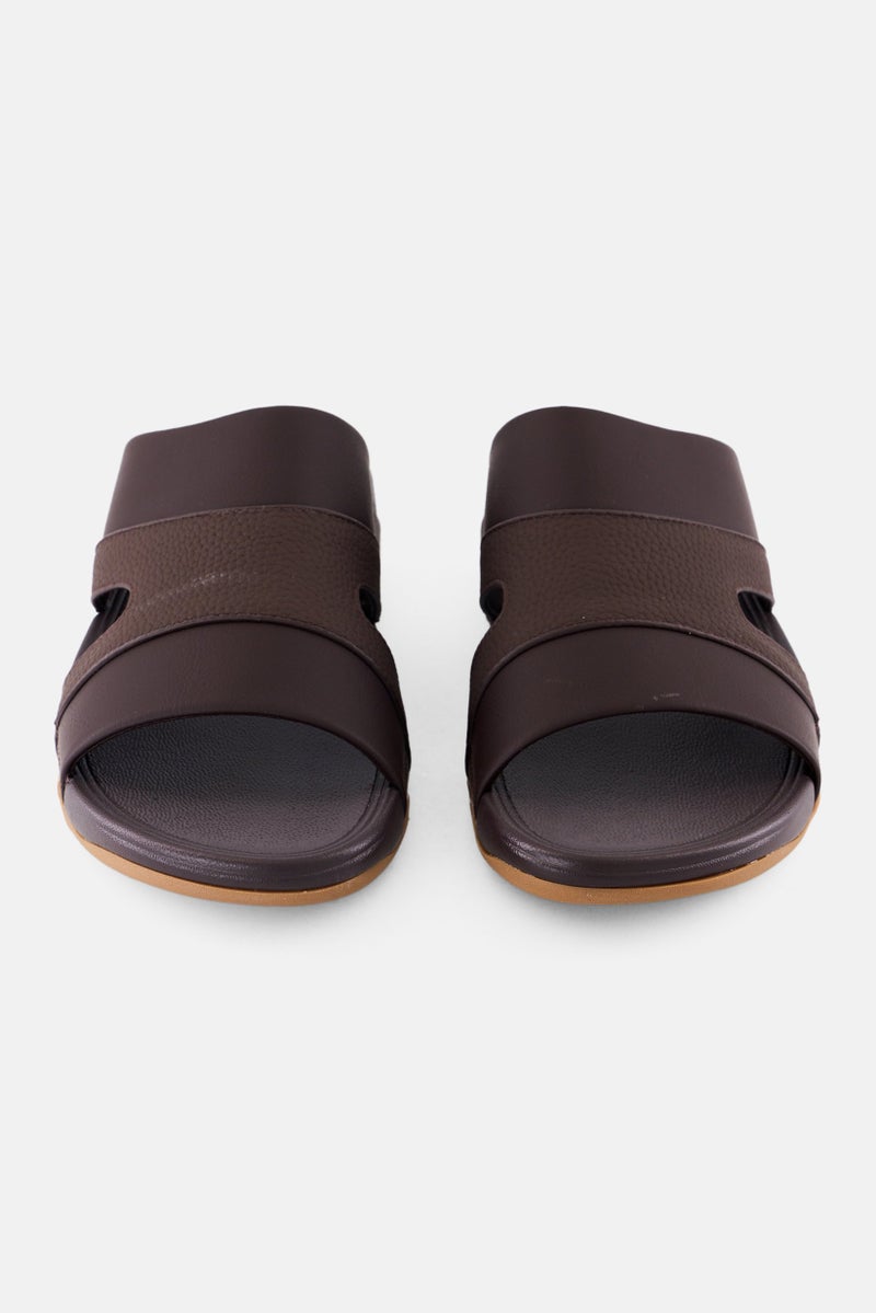 English Laundry Men Slip On Arabic Sandals, Brown - Image 4