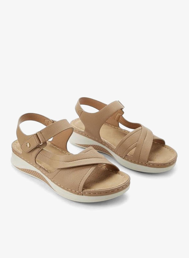 فلورا بيلا من شو إكسبرس صنادل نسائية فلورا بيلا بشريط متقاطع وشريط لاصق - Image 2