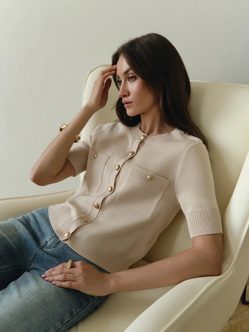 Lichi Short-sleeved knitted cardigan with golden fittings