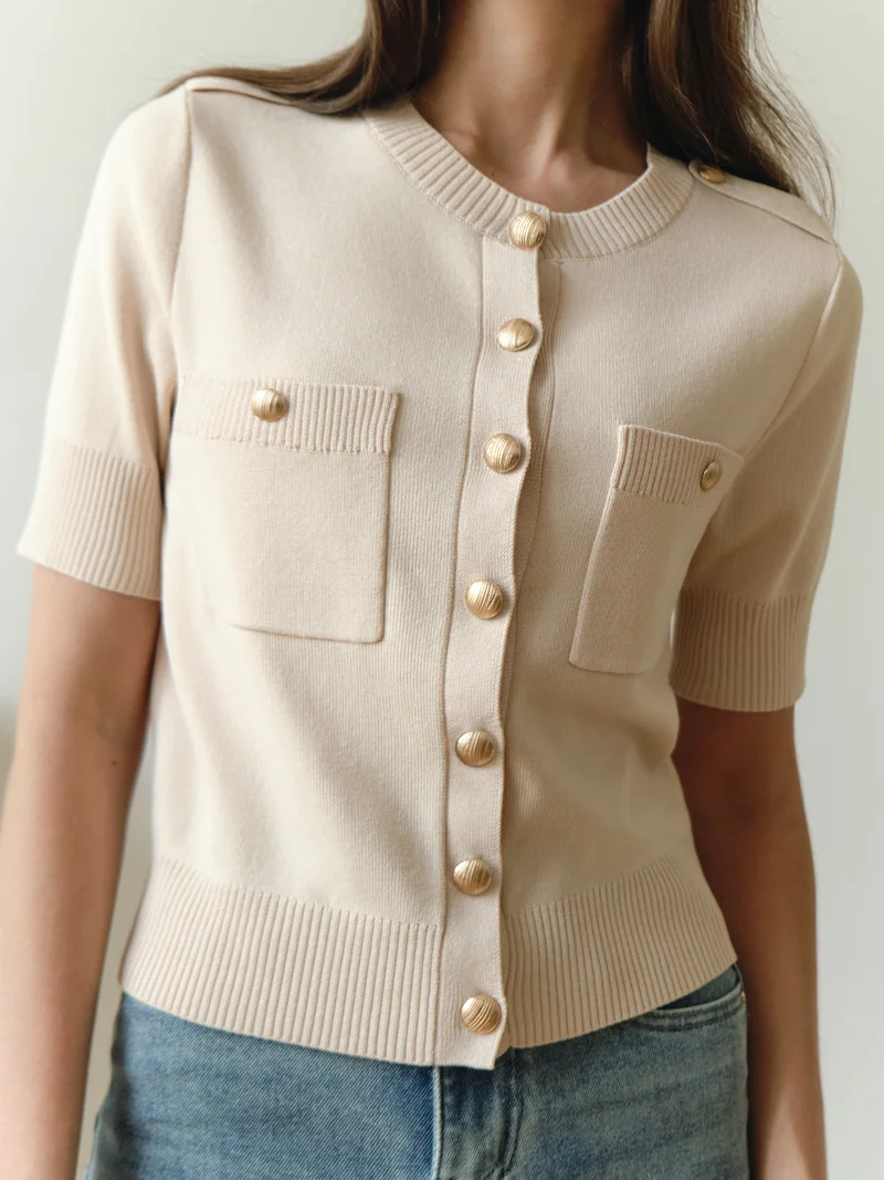 Lichi Short-sleeved knitted cardigan with golden fittings
