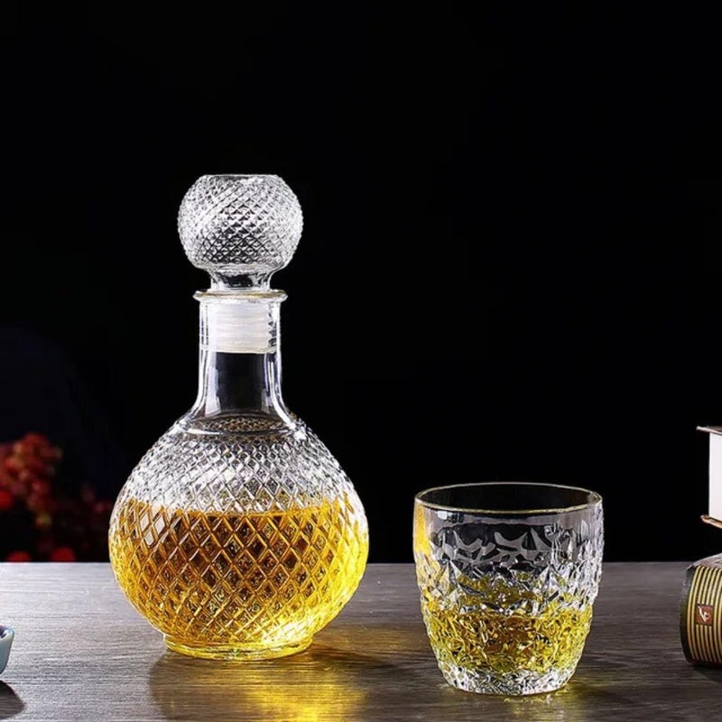 Generic Crystal Glass Decanter with Sealed Lid, 1000ml, Diamond Pattern, Multi-Purpose Storage for Oil, Vinegar, Sauces .bk - Image 3